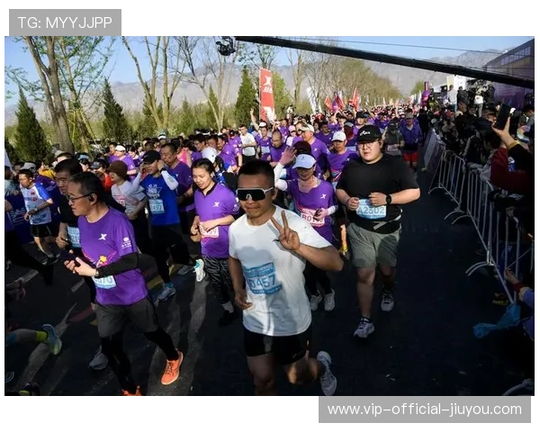 伦敦马拉松赛今日鸣枪,选手们奋力冲刺,伦敦马拉松比赛 伦敦马拉松赛今日鸣枪,选手们奋力冲刺,伦敦马拉松比赛